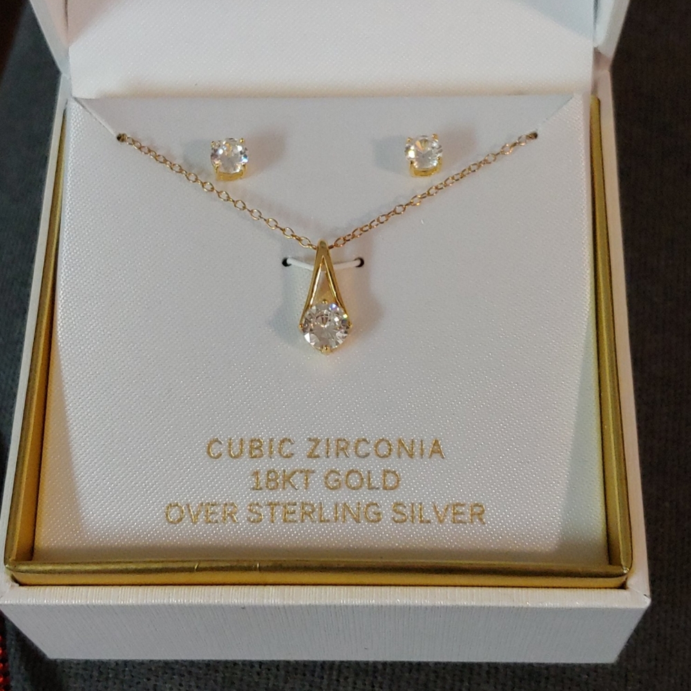 18kt Gold Plated Necklace & Earrings